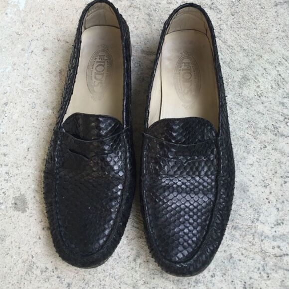 Tod'a Slip Ons   - Picture 1 of 4